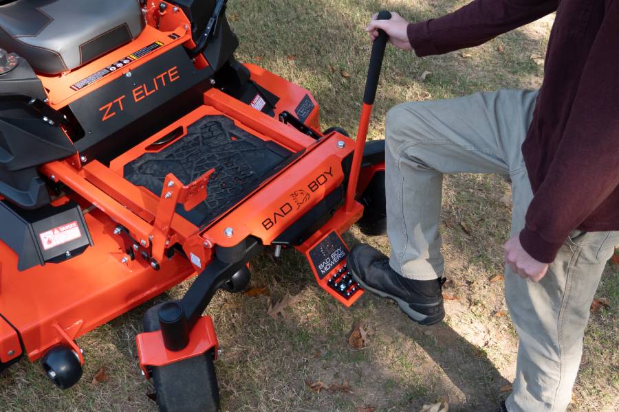 Front Mount Receiver Step With Assist Handle